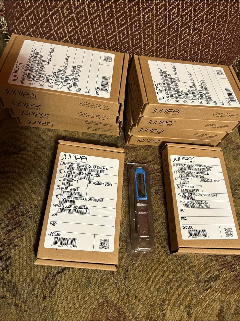 Lot of 10 Juniper JNP-QSFP-40G-LR4 high-performance 40-Gigabit Ethernet QSFP+ op